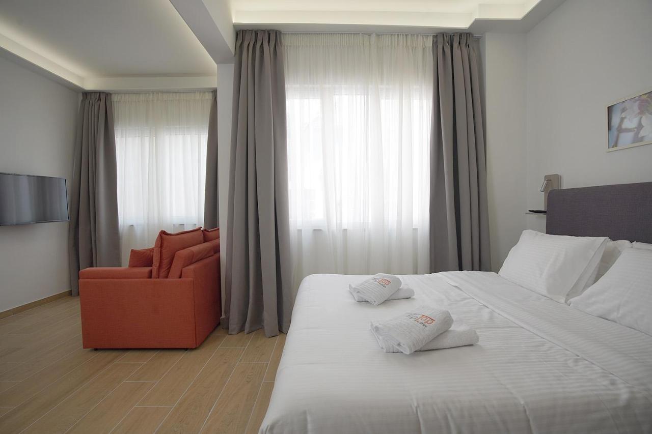 Tip - Top Suites เอเธนส์ ภายนอก รูปภาพ