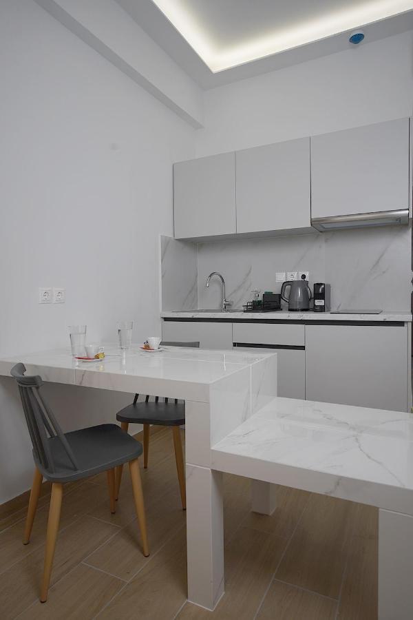 Tip - Top Suites เอเธนส์ ภายนอก รูปภาพ