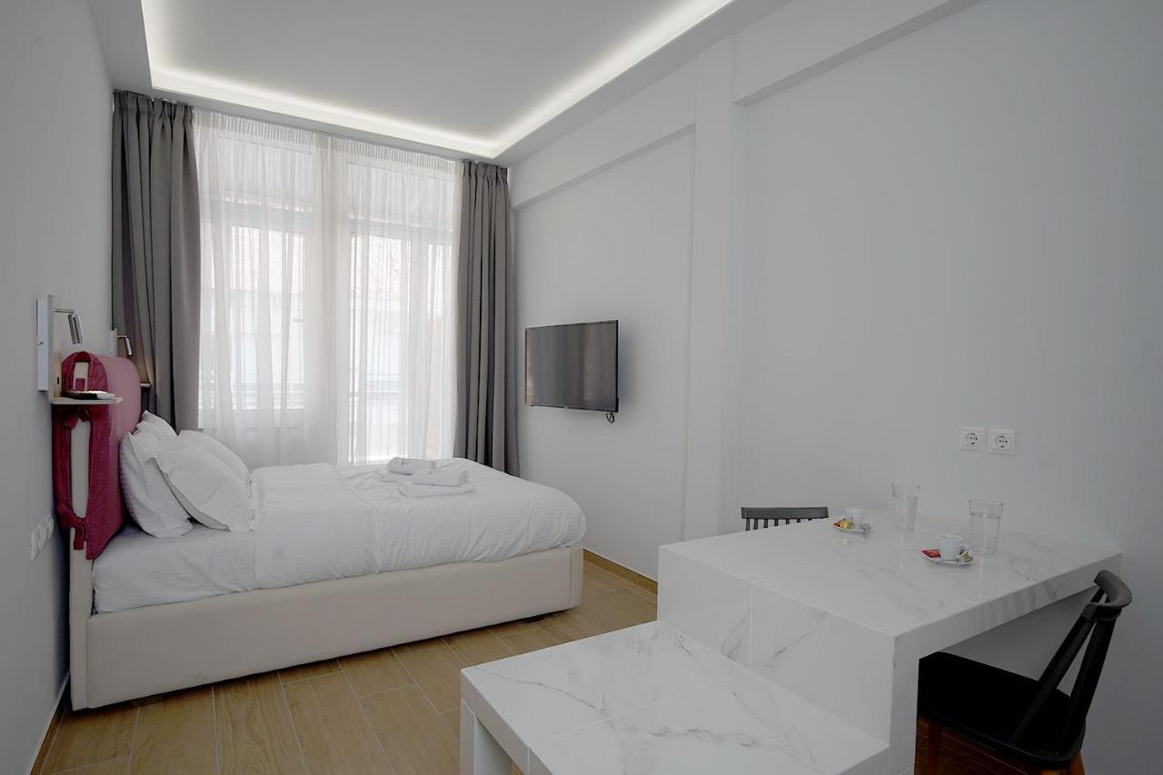 Tip - Top Suites เอเธนส์ ภายนอก รูปภาพ