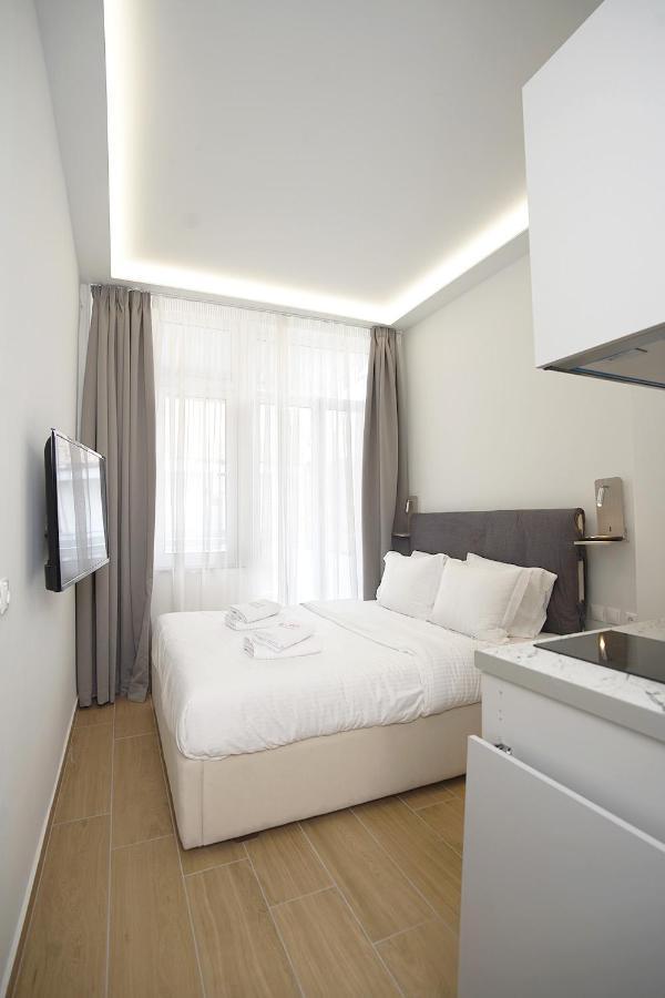 Tip - Top Suites เอเธนส์ ภายนอก รูปภาพ