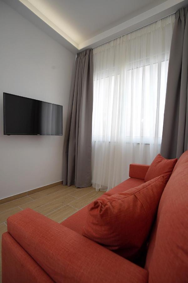 Tip - Top Suites เอเธนส์ ภายนอก รูปภาพ