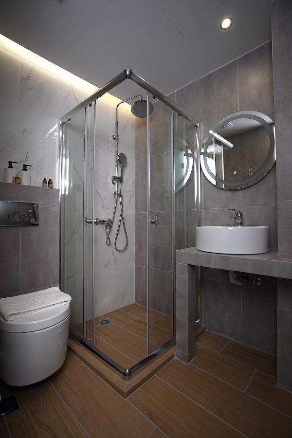 Tip - Top Suites เอเธนส์ ภายนอก รูปภาพ